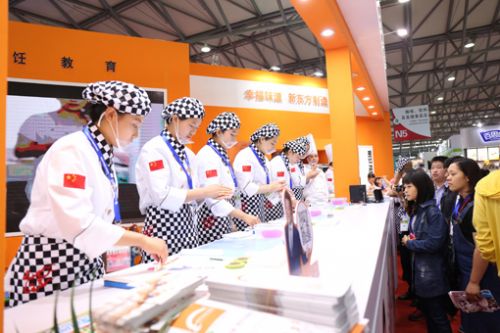 新东方烹饪教育助力国际烘焙展(图5) 新东方烹饪教育助力国际烘焙展(图5)