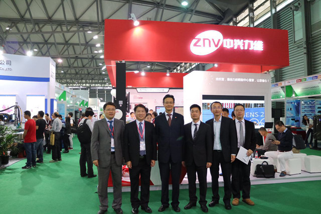 ZNV中兴力维与西门子楼宇科技高层领导合影