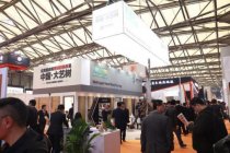 上海地面材料展:大艺树地板强势吸引经销商目光